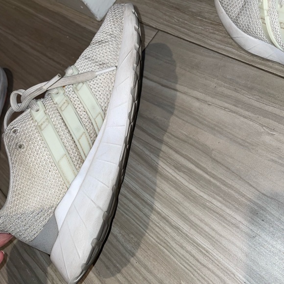 adidas Women's Questar Flow Shoes sneakers 
Color: Two Tone-White/White - Picture 5 of 12